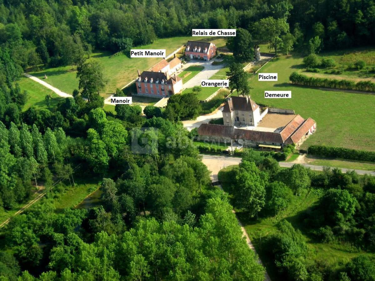 Le Manoir De Villefermoy Les Ecrennes Exteriör bild